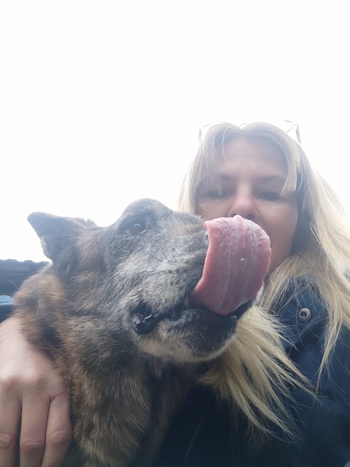 Aronek wciągnął śniadanko i ogłasza konkurs …